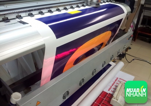 In decal quảng cáo dán thùng xe tải