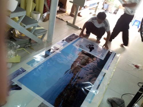 Trang trí không gian showroom áo cưới với backlit film xuyên sáng in ảnh cao cấp